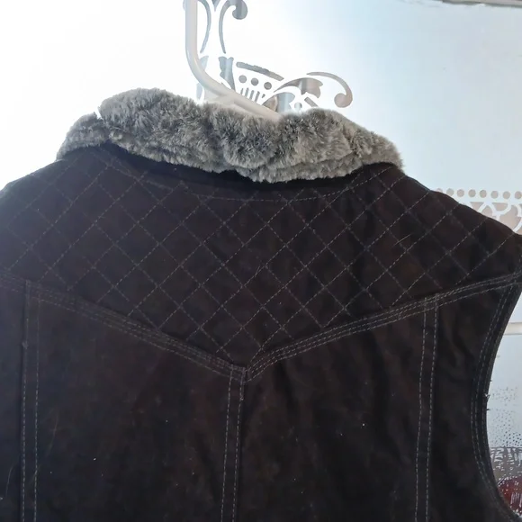 FARM RIDING VEST - Picture 4 of 5